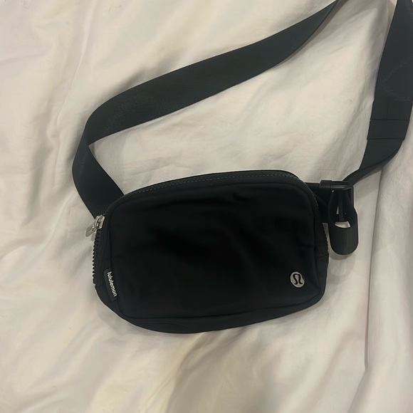 Lululemon Black Belt Bag - Picture 6 of 6